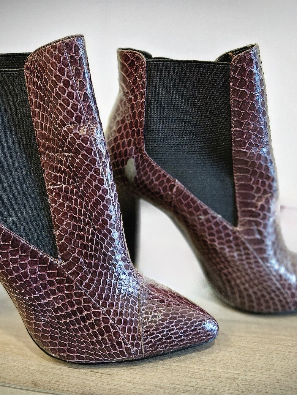 Women's Burgundy Snake-Embossed Pointed Toe Ankle Boots